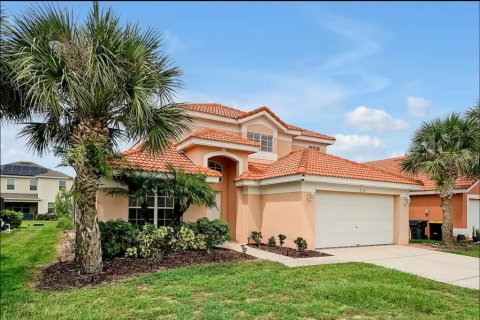 House in Davenport, Florida 5 bedrooms, 208.47 sq.m. № 1346193 - photo 2