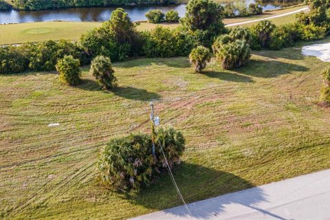 Terreno en venta en Rotonda, Florida № 566012 - foto 1