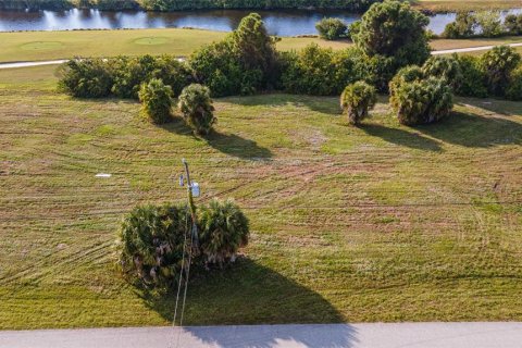 Terreno en venta en Rotonda, Florida № 566012 - foto 3