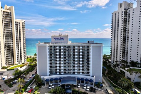 Condo in Sunny Isles Beach, Florida  № 1093139 - photo 15