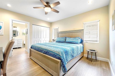 Casa en venta en Fort Lauderdale, Florida, 5 dormitorios, 222.97 m2 № 959670 - foto 27