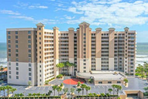 Condo in Daytona Beach Shores, Florida, 3 bedrooms  № 1346892 - photo 1