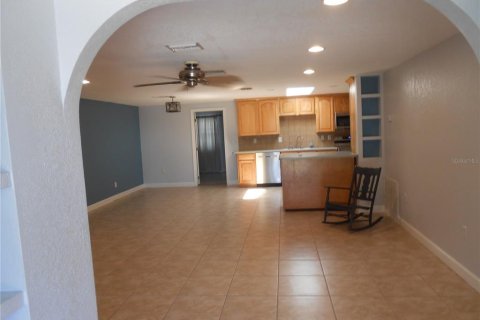 House in Port Charlotte, Florida 5 bedrooms, 199.83 sq.m. № 1346863 - photo 3