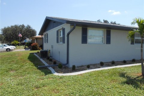 House in Port Charlotte, Florida 5 bedrooms, 199.83 sq.m. № 1346863 - photo 28