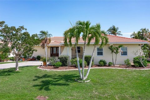 Villa ou maison à vendre à Punta Gorda, Floride: 3 chambres, 196.02 m2 № 1089953 - photo 2
