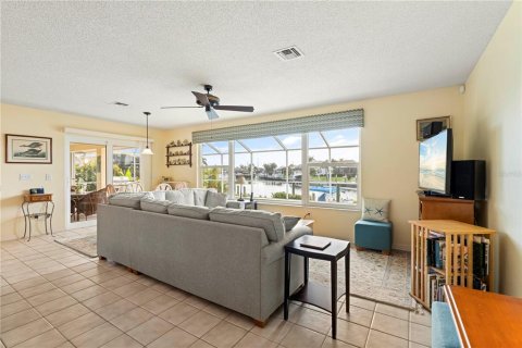 Casa en venta en Punta Gorda, Florida, 3 dormitorios, 196.02 m2 № 1089953 - foto 10