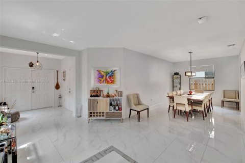 Casa en venta en Miami, Florida, 5 dormitorios, 263.19 m2 № 1294405 - foto 7