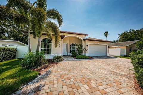 Casa en venta en Saint Petersburg, Florida, 4 dormitorios, 199.83 m2 № 1342609 - foto 2