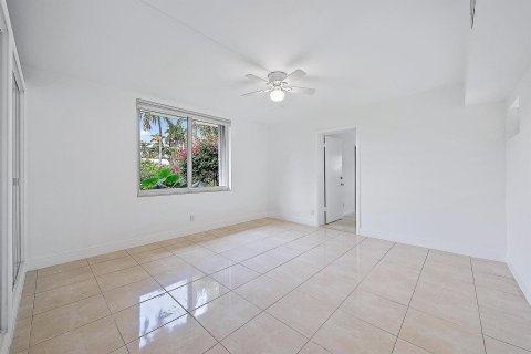 House in West Palm Beach, Florida 3 bedrooms, 178.93 sq.m. № 869324 - photo 16