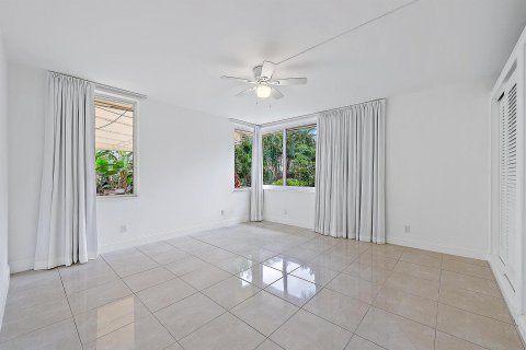 House in West Palm Beach, Florida 3 bedrooms, 178.93 sq.m. № 869324 - photo 20