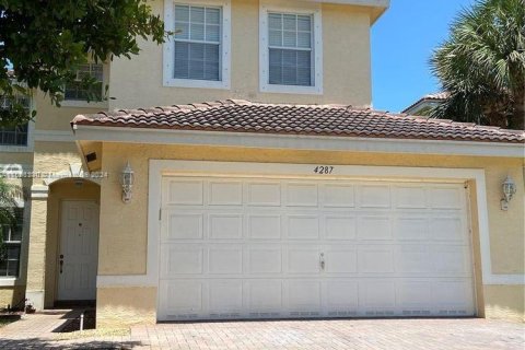 Casa en venta en Miramar, Florida, 4 dormitorios, 189.52 m2 № 1356639 - foto 3