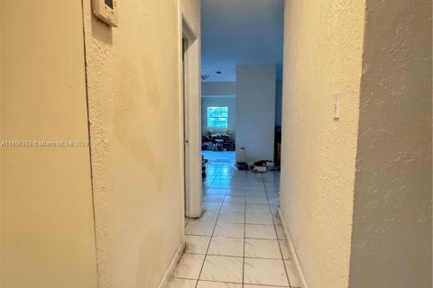 Casa en venta en Miami Gardens, Florida, 3 dormitorios, 111.85 m2 № 1356640 - foto 7