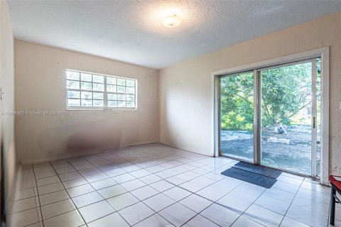 Casa en venta en Miami Gardens, Florida, 3 dormitorios, 111.85 m2 № 1356640 - foto 18