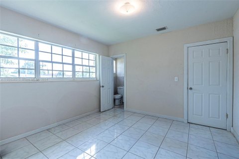 Villa ou maison à vendre à Miami Gardens, Floride: 3 chambres, 111.85 m2 № 1356640 - photo 25