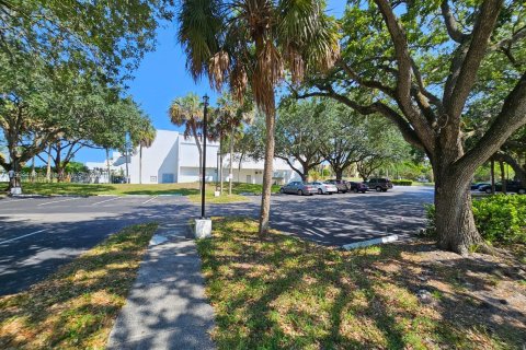 Condo in Lauderhill, Florida, 2 bedrooms  № 1187127 - photo 13