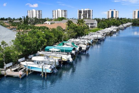 Condo in Hutchinson Island South, Florida, 3 bedrooms  № 1185259 - photo 1