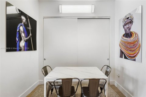 Condo in Miami Beach, Florida, 1 bedroom  № 1153741 - photo 13