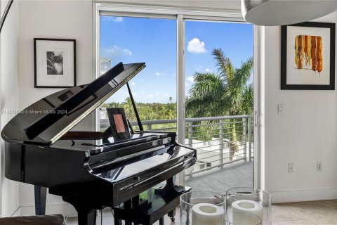 Condo in Miami Beach, Florida, 1 bedroom  № 1153741 - photo 20