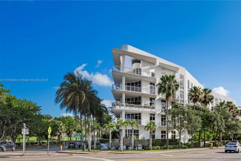 Copropriété à vendre à Miami Beach, Floride: 1 chambre, 89.74 m2 № 1153741 - photo 3