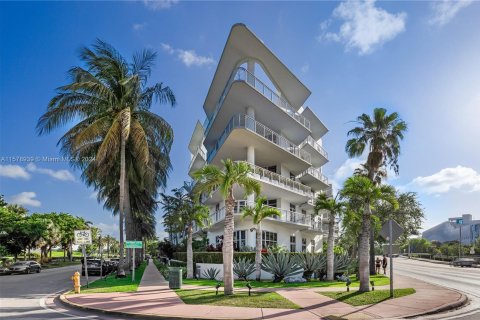 Copropriété à vendre à Miami Beach, Floride: 1 chambre, 89.74 m2 № 1153741 - photo 4