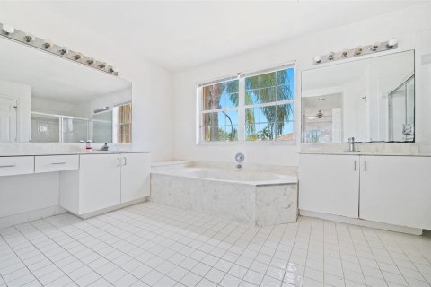 Villa ou maison à vendre à Miramar, Floride: 4 chambres, 273.13 m2 № 1204114 - photo 19
