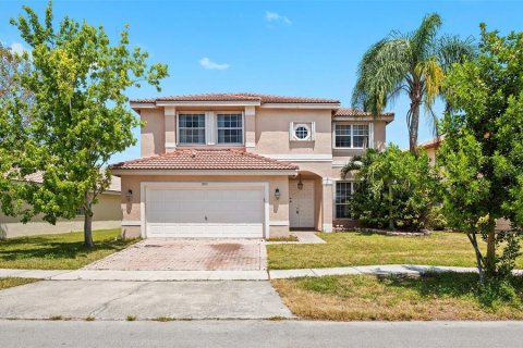 Villa ou maison à vendre à Miramar, Floride: 4 chambres, 273.13 m2 № 1204114 - photo 1