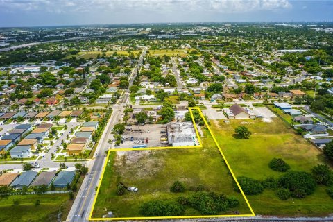 Propiedad comercial en venta en Pompano Beach, Florida № 1351794 - foto 3