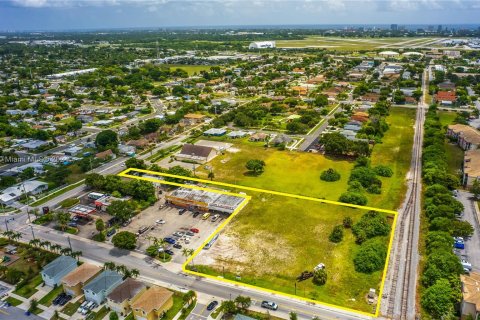 Propiedad comercial en venta en Pompano Beach, Florida № 1351794 - foto 2