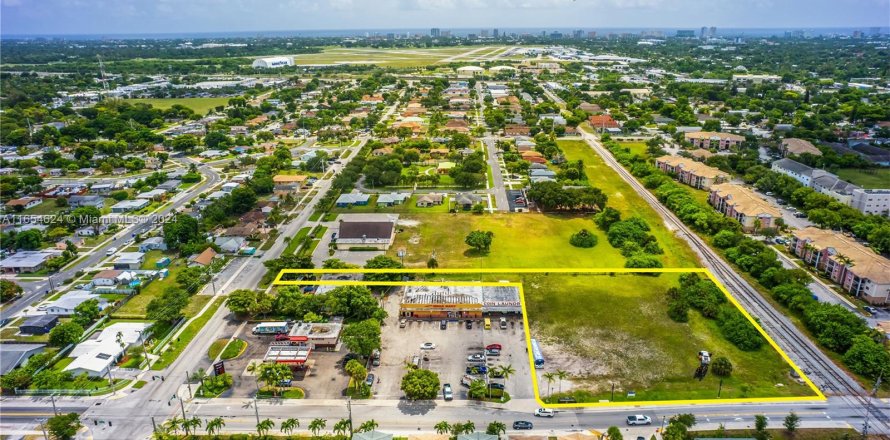 Propiedad comercial en Pompano Beach, Florida № 1351794