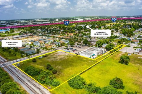 Propiedad comercial en venta en Pompano Beach, Florida № 1351794 - foto 5