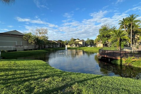 Copropriété à vendre à Coral Springs, Floride: 2 chambres, 91.6 m2 № 1352234 - photo 11