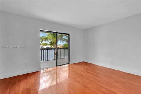 Townhouse in Hialeah, Florida 3 bedrooms, 147.71 sq.m. № 873473 - photo 19