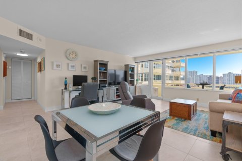 Condominio en venta en Fort Lauderdale, Florida, 1 dormitorio, 74.32 m2 № 1217653 - foto 14