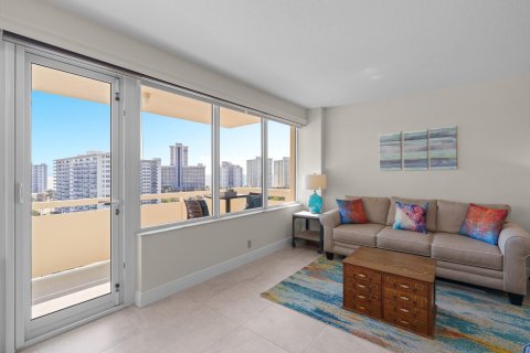 Condo in Fort Lauderdale, Florida, 1 bedroom  № 1217653 - photo 16