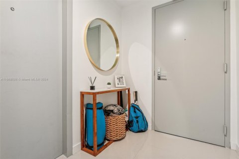 Condominio en venta en Miami, Florida, 1 dormitorio, 82.5 m2 № 1384087 - foto 4