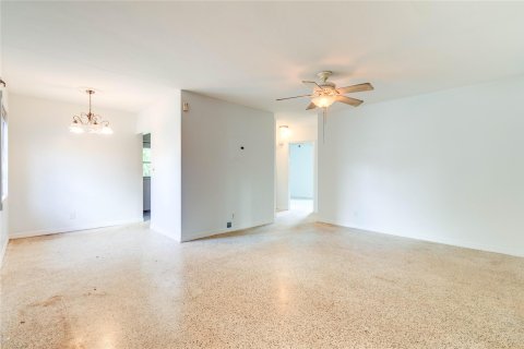 House in Fort Lauderdale, Florida 2 bedrooms, 94.02 sq.m. № 1182169 - photo 21