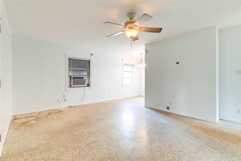 House in Fort Lauderdale, Florida 2 bedrooms, 94.02 sq.m. № 1182169 - photo 20