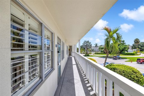 Condo in Deerfield Beach, Florida, 2 bedrooms  № 1354536 - photo 9