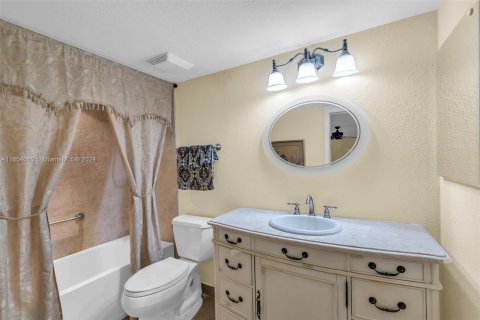 Condo in Deerfield Beach, Florida, 2 bedrooms  № 1354536 - photo 26