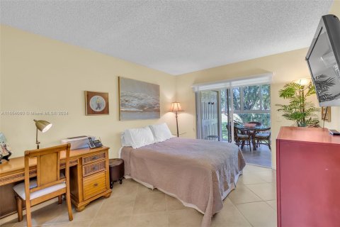 Condo in Deerfield Beach, Florida, 2 bedrooms  № 1354536 - photo 27