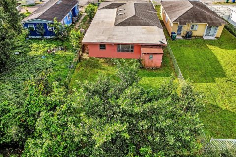 Casa en venta en Miami, Florida, 3 dormitorios, 208.47 m2 № 1428191 - foto 25