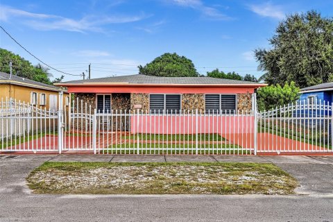 Casa en venta en Miami, Florida, 3 dormitorios, 208.47 m2 № 1428191 - foto 4