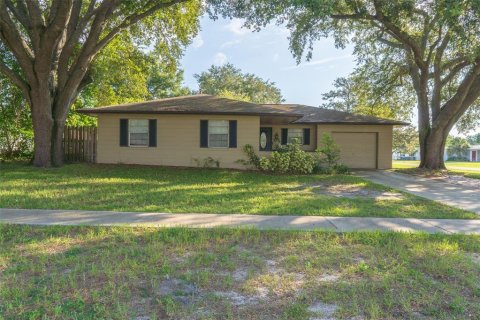 House in Deltona, Florida 3 bedrooms, 127.65 sq.m. № 1340132 - photo 1