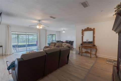 Villa ou maison à vendre à Deltona, Floride: 3 chambres, 127.65 m2 № 1340132 - photo 6