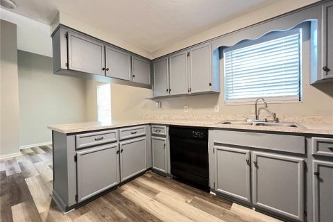 Dúplex en venta en Gainesville, Florida, 3 dormitorios, 127.28 m2 № 1166996 - foto 8