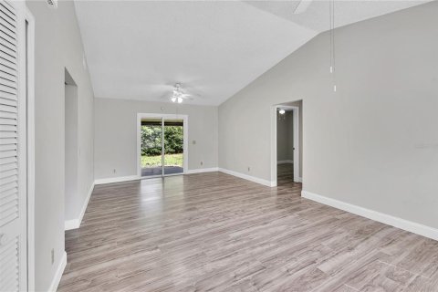 Casa en venta en Deltona, Florida, 3 dormitorios, 99.22 m2 № 1349895 - foto 8