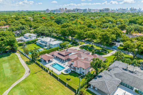 House in Coral Gables, Florida 6 bedrooms, 651.06 sq.m. № 1377117 - photo 26