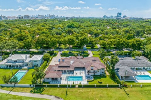 House in Coral Gables, Florida 6 bedrooms, 651.06 sq.m. № 1377117 - photo 29