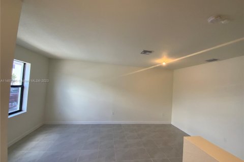 Townhouse in Hialeah, Florida 3 bedrooms, 143.07 sq.m. № 889772 - photo 6