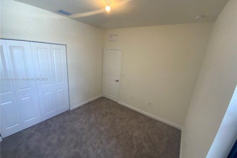 Townhouse in Hialeah, Florida 3 bedrooms, 143.07 sq.m. № 889772 - photo 21
